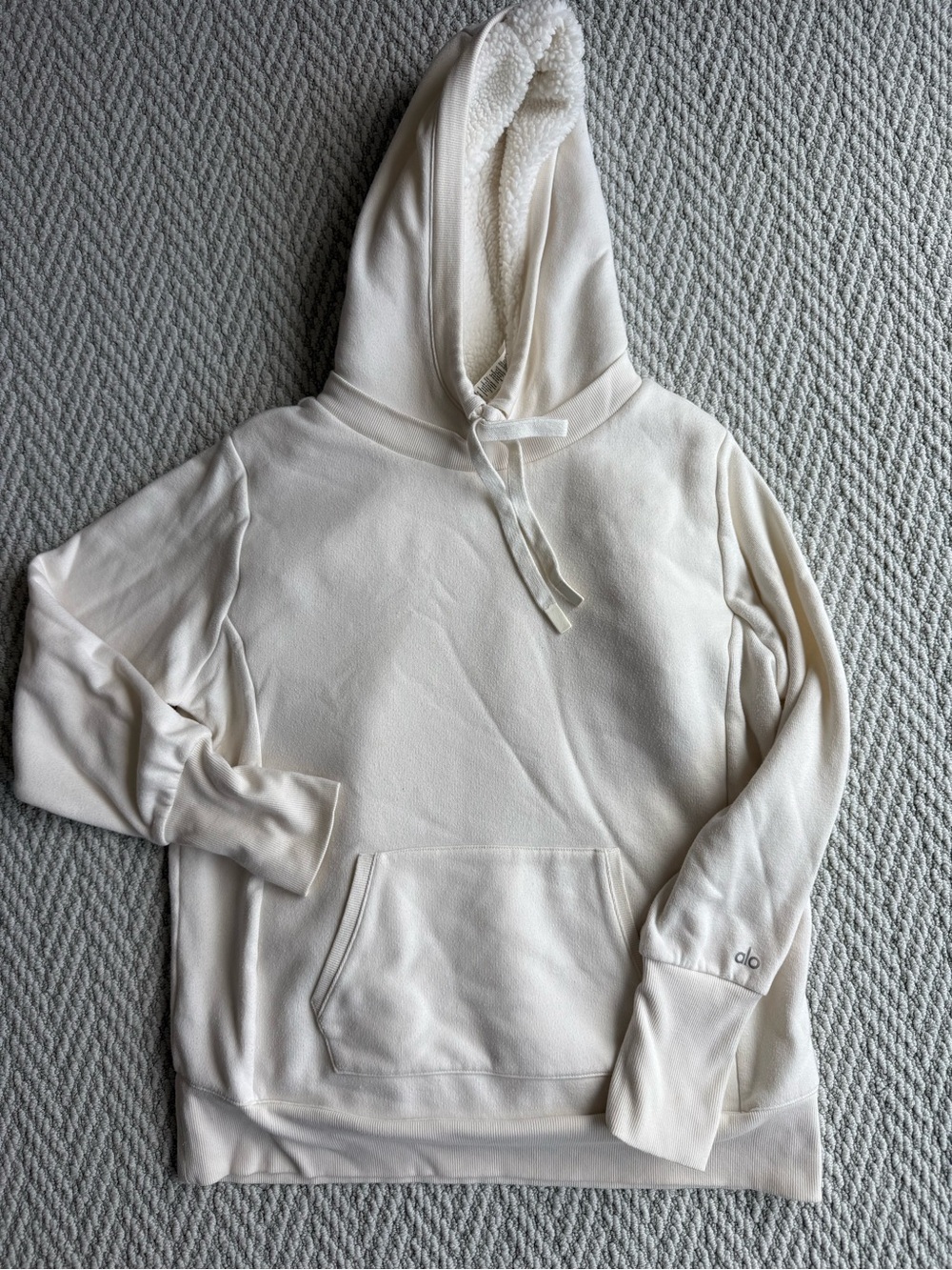 ALO Yoga Women's Ivory Sherpa-Lined Pullover Hoodie